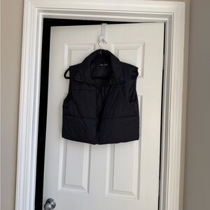 SHEIN Black Puffer Vest